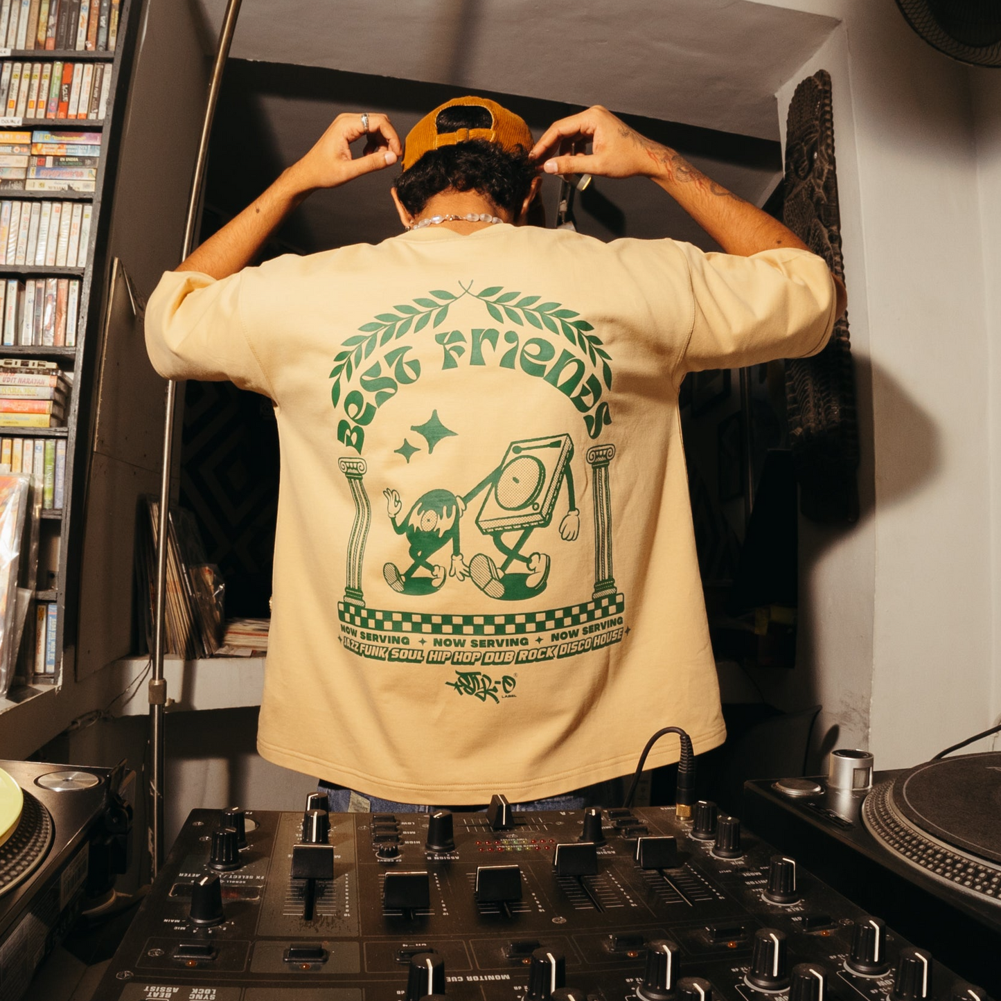 Best Friends Vinyl Record Player Tee (Beige)