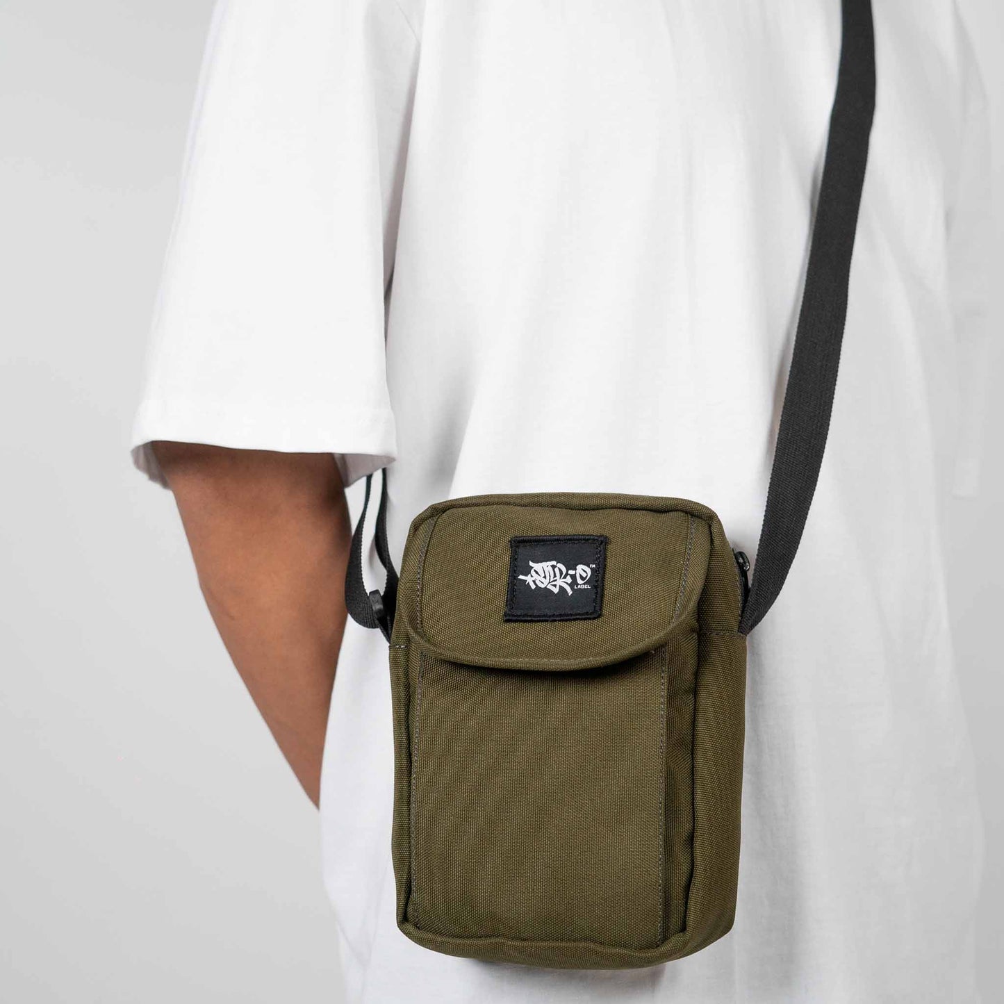 Essential Shoulder Bag